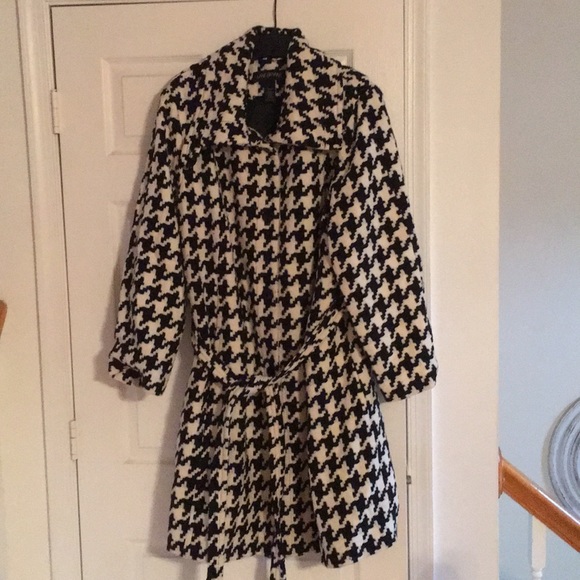 Houndstooth Wool Coat - Picture 2 of 7